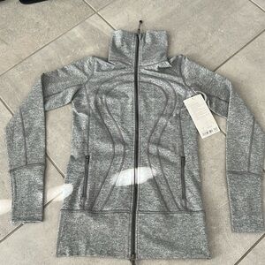 New with tags Lululemon In Stride Jacket
Heathered Slate Size 4